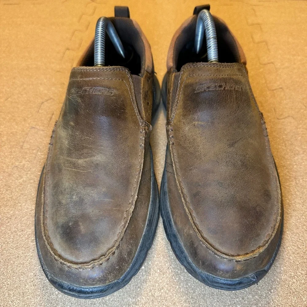Skechers Relaxed Fit Loafers Mens 8.5 Brown Leather Slip On SN 66146 CDB Casual